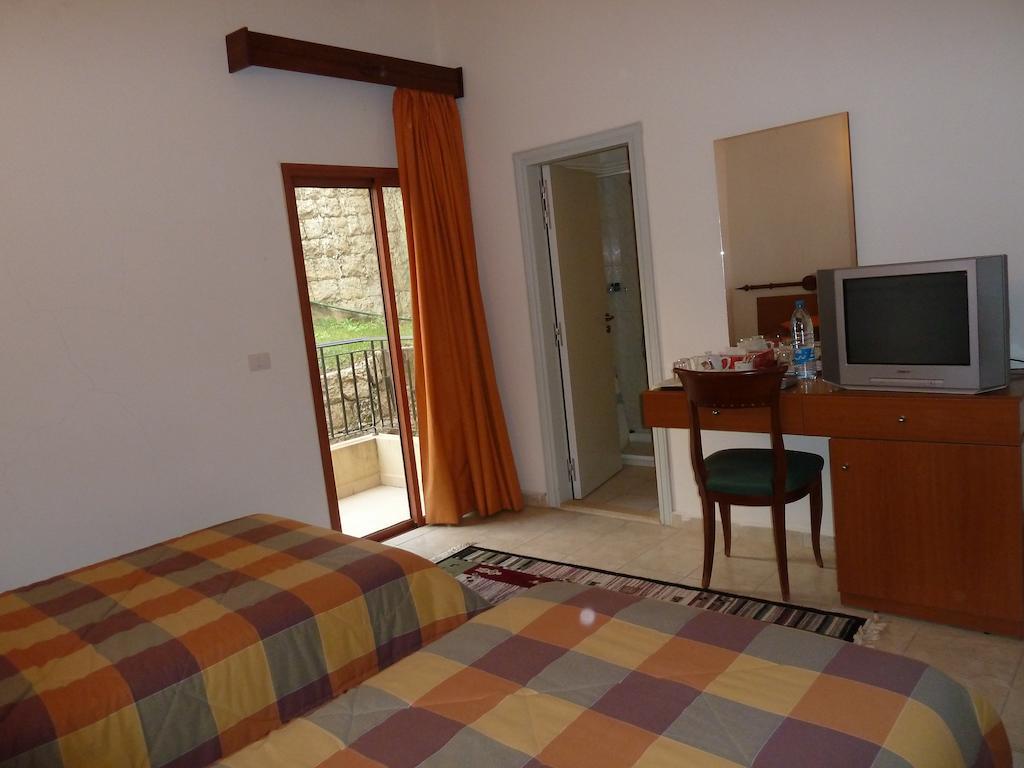 Valley View Hotel - Ḩammānā Εξωτερικό φωτογραφία